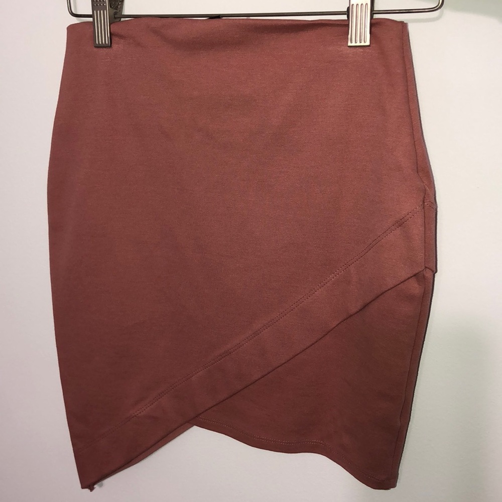 Fitted skirt